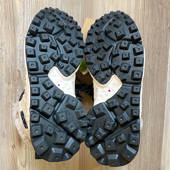 Free People Flower Mountain Everest Shearling Sneakers  Morican Beige NWT - Picture 4 of 15